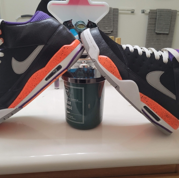 Gr8Hou$e of Kustum Kickz - Picture 8 of 8